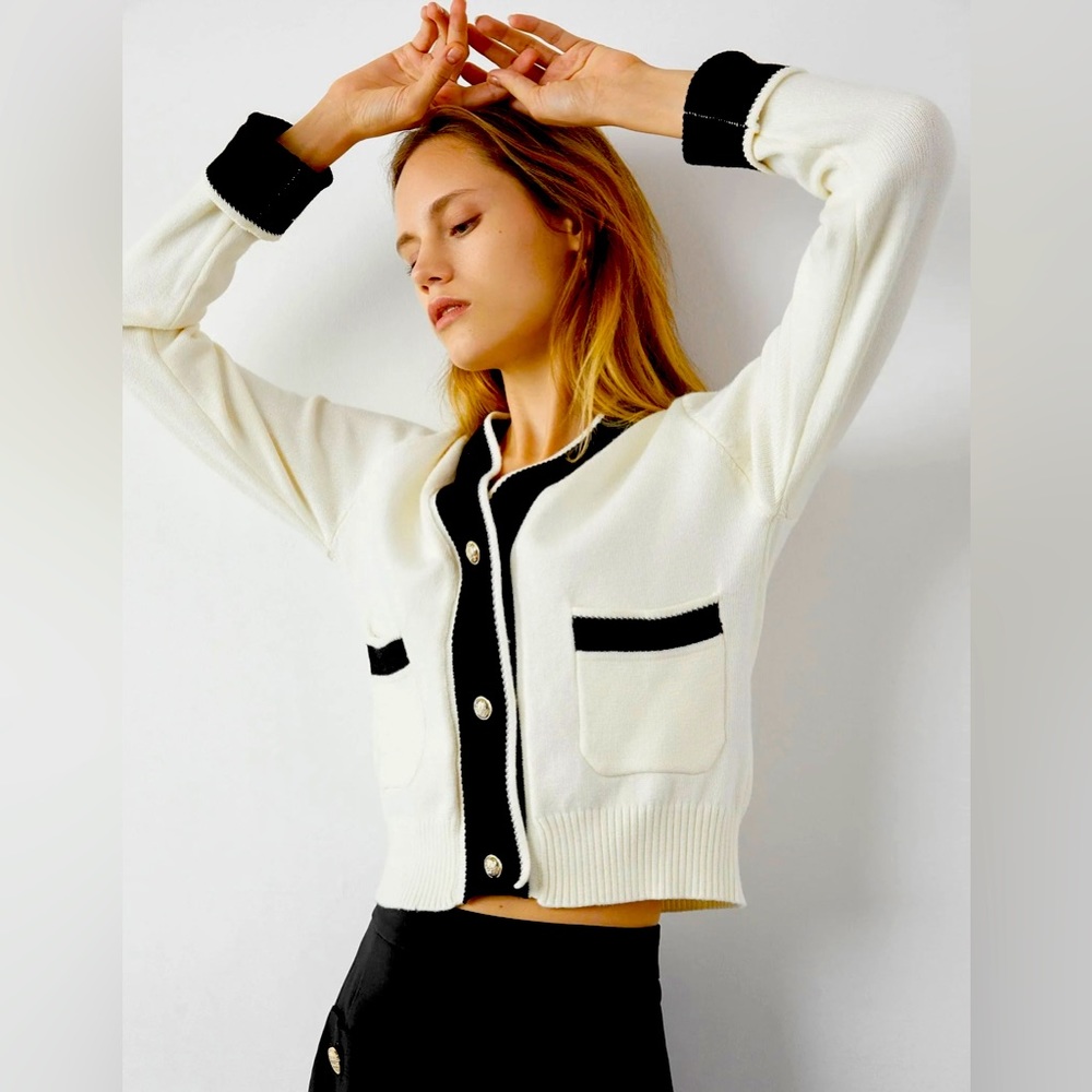 White Pocketed Knitted Cardigan